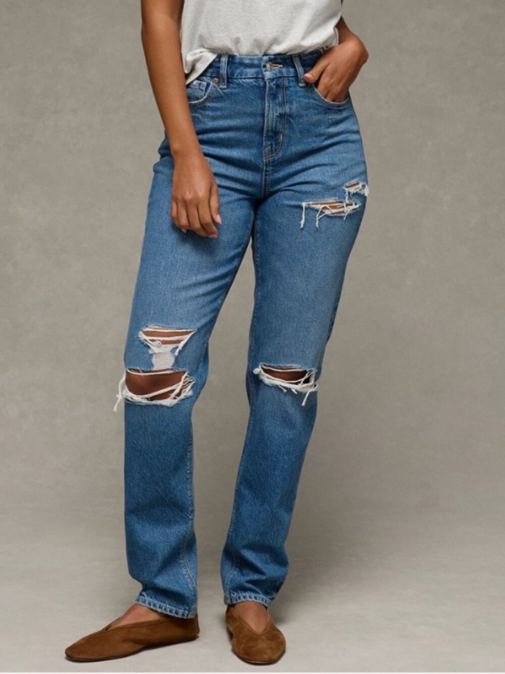 American Eagle Strigid Ripped Mom Jean NWT, originally $60